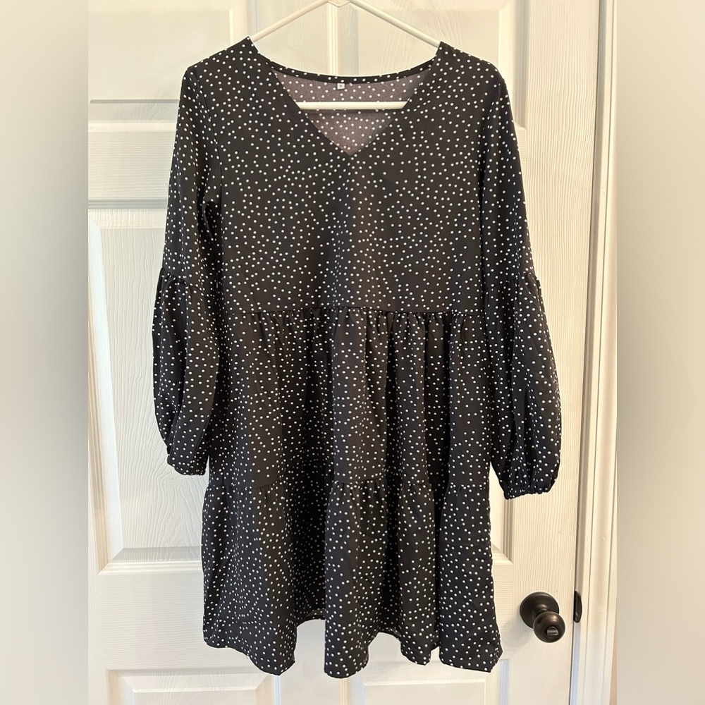 Women’s black and white dot dress